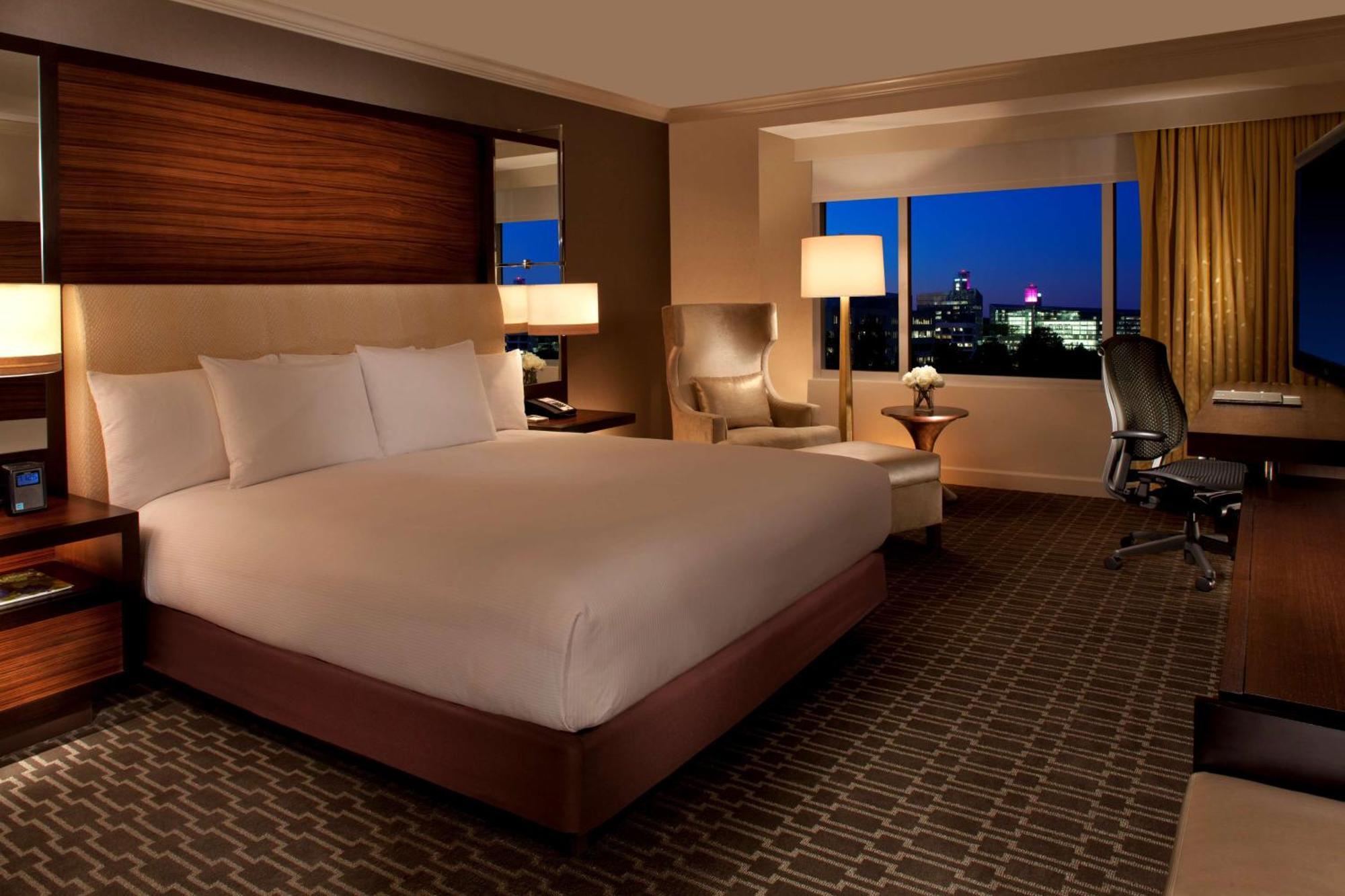 Hilton Mclean Tysons Corner Hotel Bagian luar foto