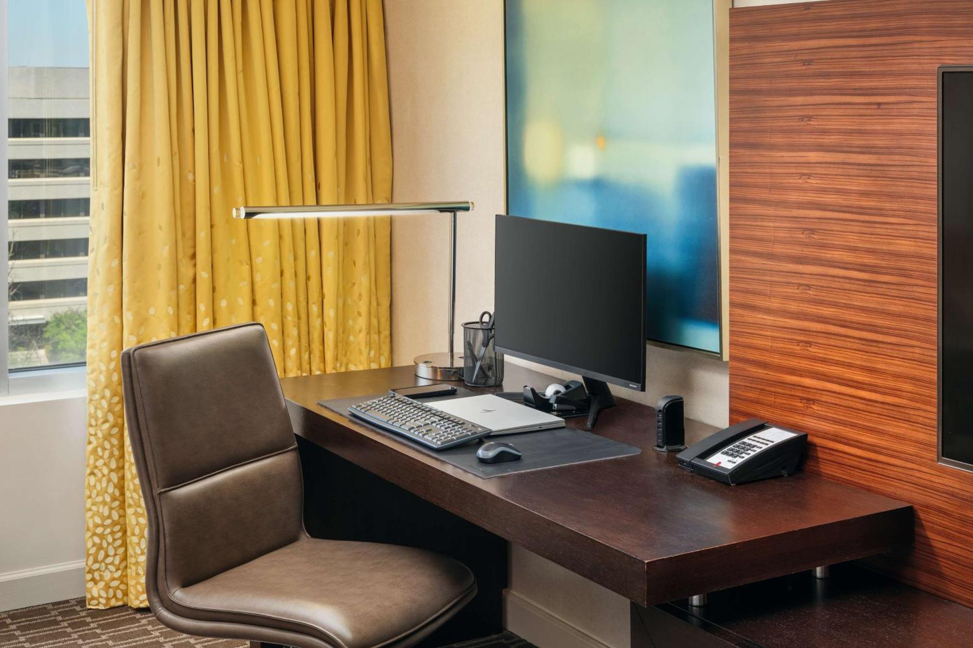 Hilton Mclean Tysons Corner Hotel Bagian luar foto