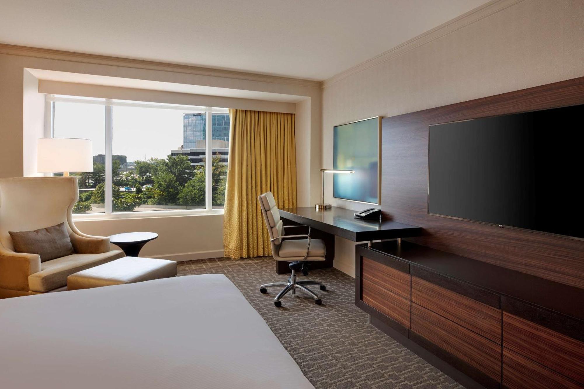Hilton Mclean Tysons Corner Hotel Bagian luar foto